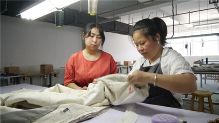 霍爾果斯 紡織服裝產(chǎn)業(yè)與日用品銷售雙輪驅(qū)動(dòng)，打造區(qū)域經(jīng)濟(jì)新引擎